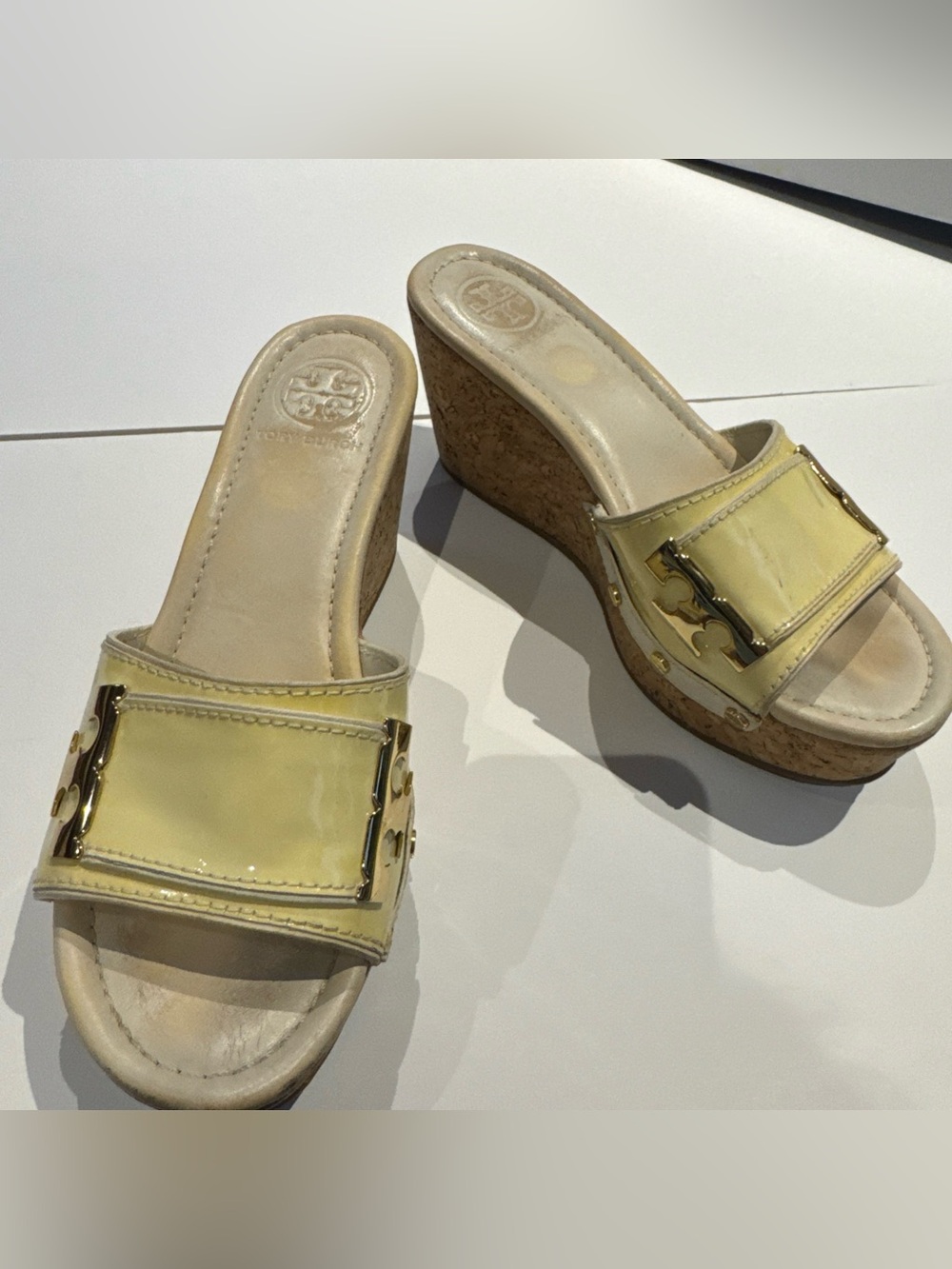 Tory Burch Yellow Patent Leather Logo Cork Wedge Sandals size 6.5  Metal Gold